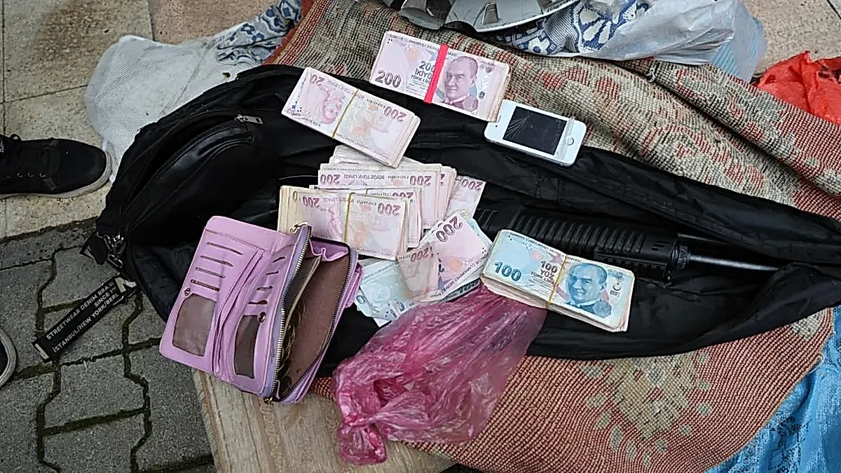 Toroslar’da Çöp Evde Servet Bulundu! Profesyonel Temizliğin Önemi Bir Kez Daha Anlaşıldı